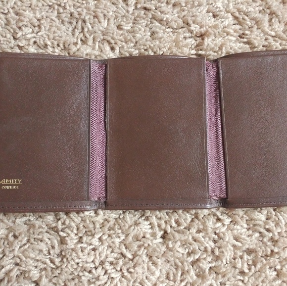 amity cowhide wallet